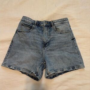 Zara Light Wash High Waisted Dad Shorts Size 8